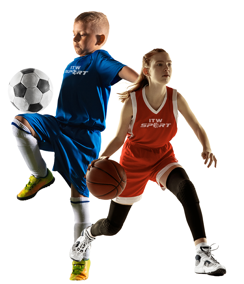 Niños jugando deportes