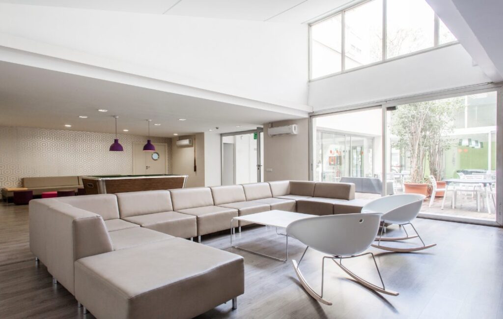 residencia-universitaria-resa-pere-felip-monlau-header-web-desktop-1120x710-salon